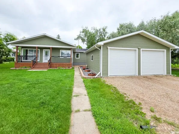 121 1st AVENUE NE, Ituna, SK S0A 1N0