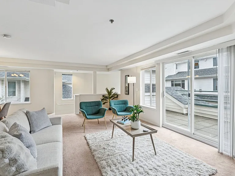 16219 Northup Way #C201 — Photo 11