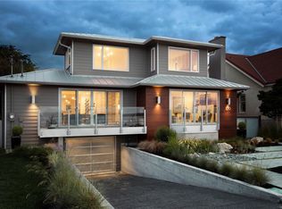 1250 Beach Dr, Oak Bay, BC V8S 2N3