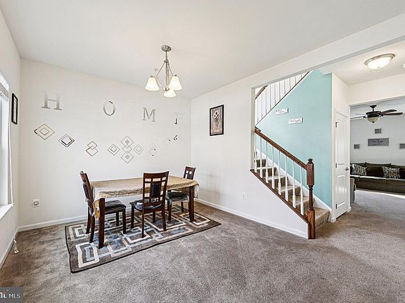 3rd image of 7811 Maple Run Ct