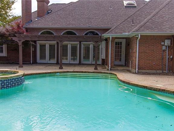 2nd image of 6815 Rocky Top Cir
