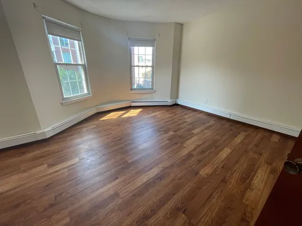 48 S Huntington Ave #17, Jamaica Plain, MA 02130