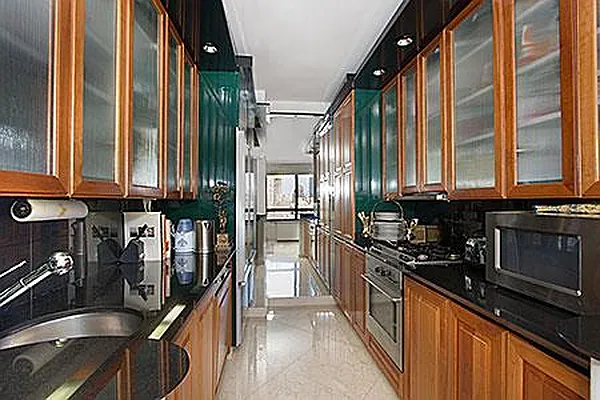 Rented by R New York | media 9