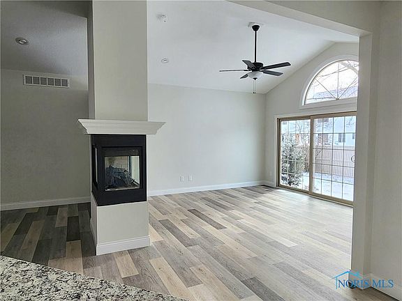 5th image of 1115 Westmont Ave