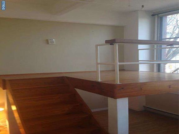 4th image of 1238 Callowhill St Suite 201