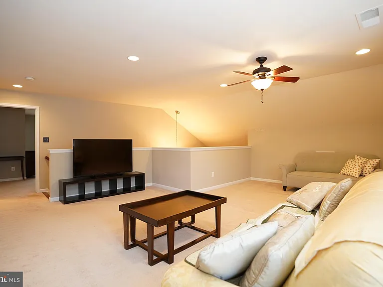 20779 Crescent Pointe Pl — Photo 28