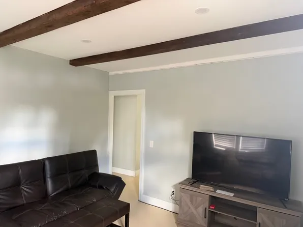 36 Church St #1, Bristol, RI 02809