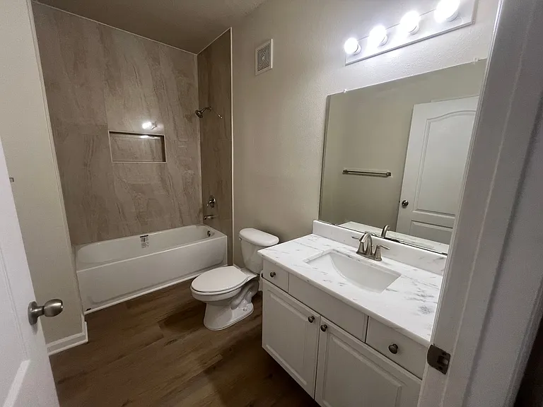 8819 Villa View Cir #107 — Photo 17