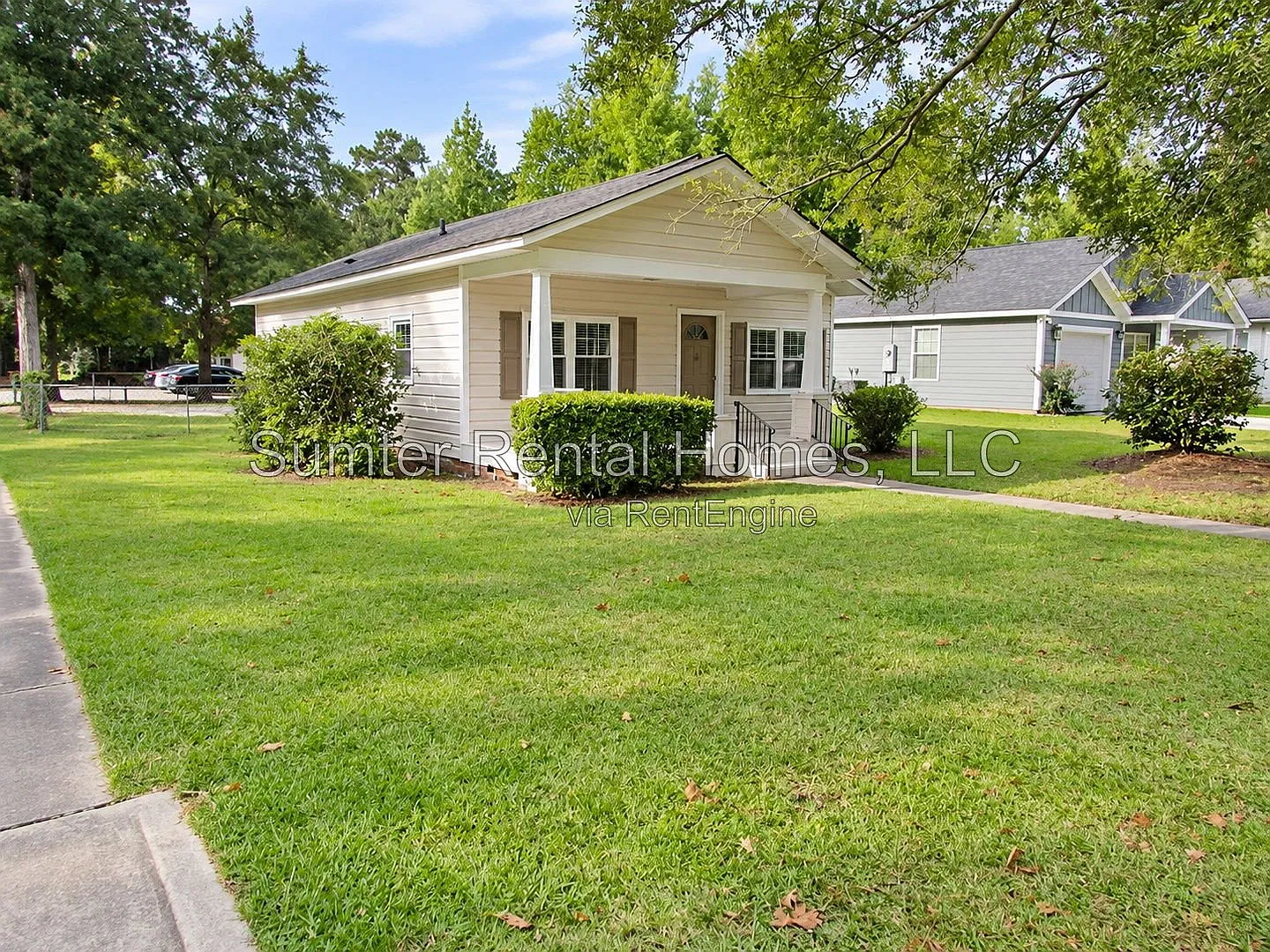 2 bed, 1.0 bath, 1096 sqft, $995 — Photo 2