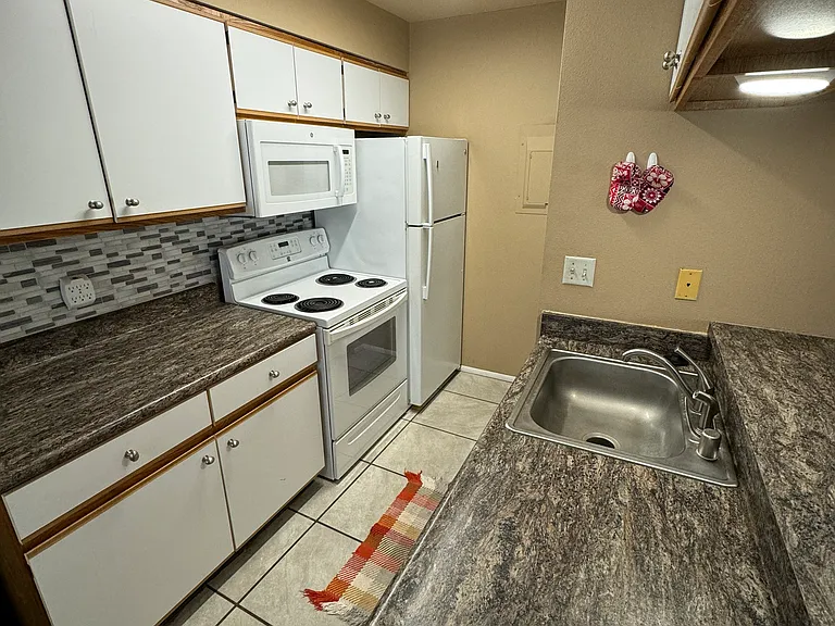 68-3831 Lua Kula St #L206 — Photo 2