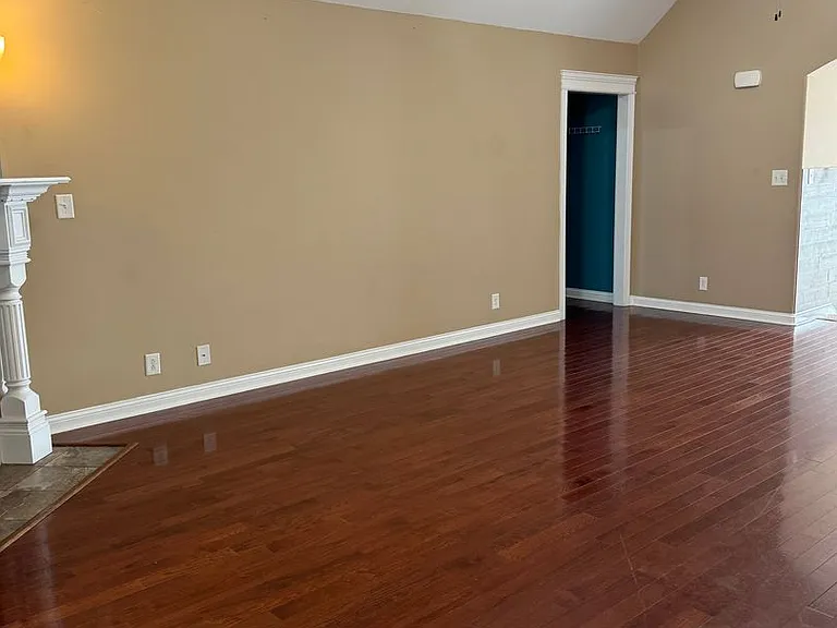1701 Winterhaven Ct — Photo 7