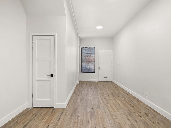 3rd image of 3207 W Beverly Blvd