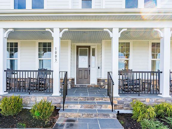 The Timberneck II - Exterior