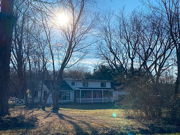 3rd image of 7531 Country Ln
