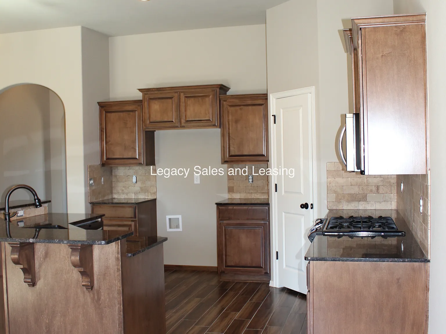 11910 E 105th PL N- Beautiful 3/2/3 + Flex Room in Owasso. Comm. Pool! — Photo 4