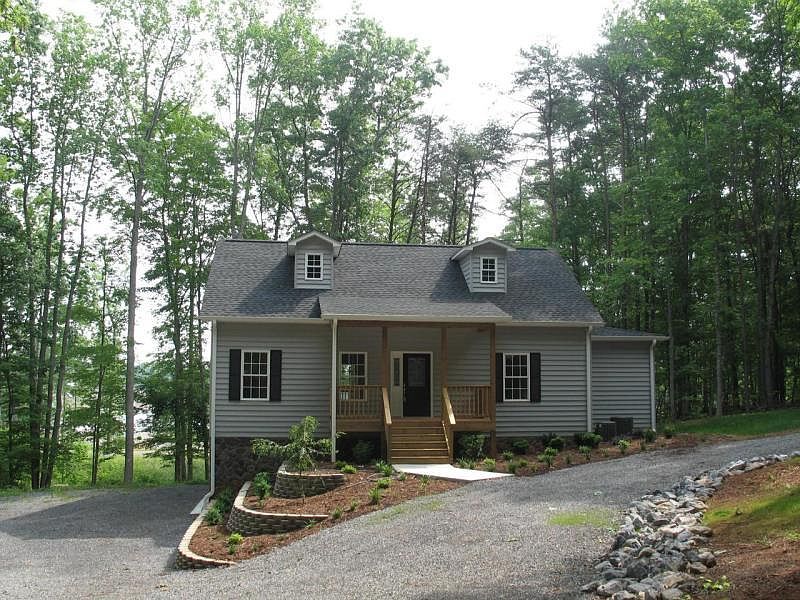 1st image of 106 Craddock Ln