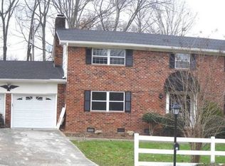 1039 Red Robin Ln, Chattanooga, TN 37421