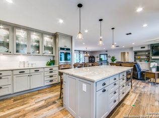 316 Skyforest Dr, Hollywood Park, TX 78232