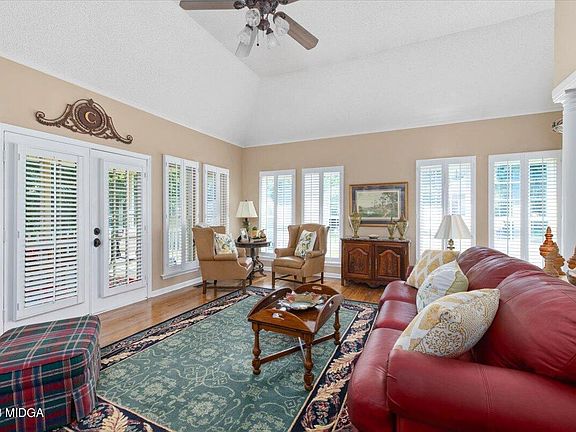3rd image of 175 Princeton Dr