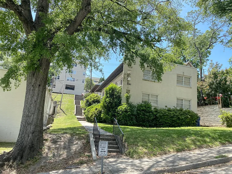 641 Henderson St #2 — Photo 3
