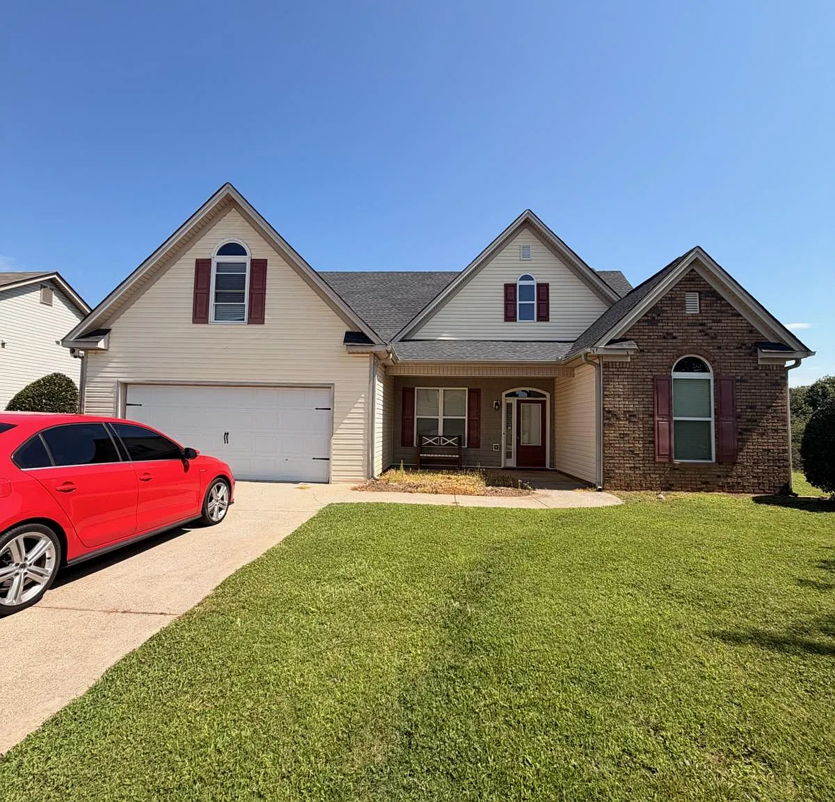 4 bed, 1906 sqft, $1,900 — Photo 1