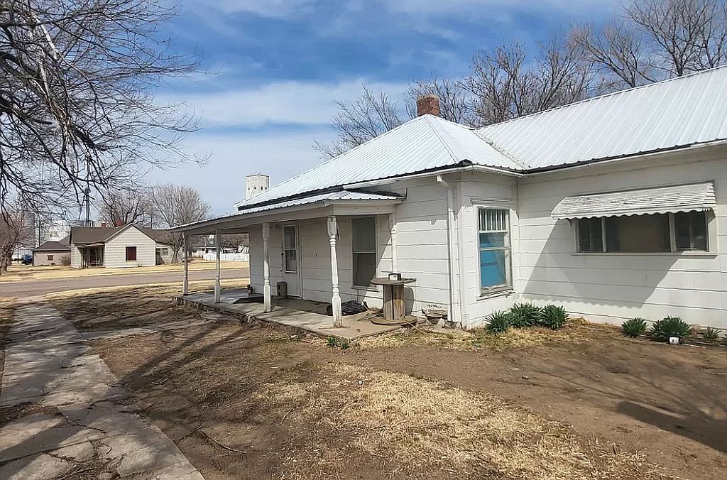 122 N Ford Ave, Bucklin, KS 67834 Zillow