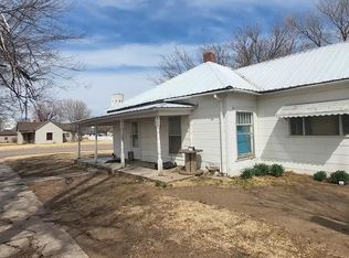 122 N Ford Ave, Bucklin, KS 67834