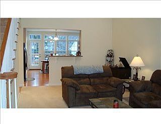 4th image of 462 Eton Dr