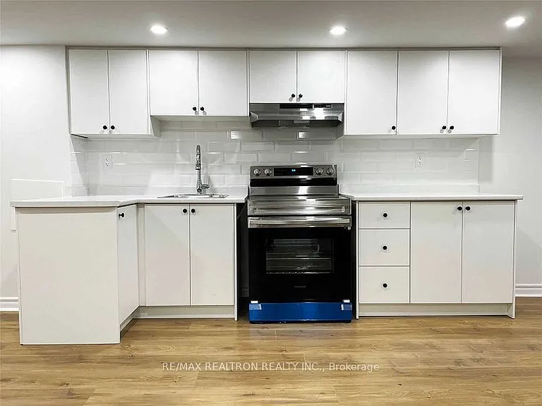 180 Hibbert Ave — Photo 4