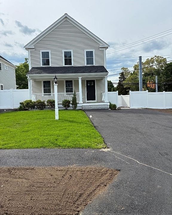 1st image of 261 Pleasant St #7