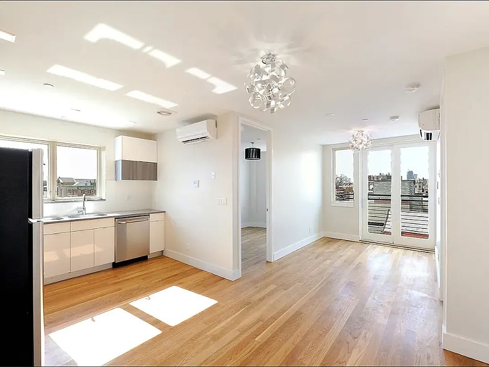 1st image of 183 Tompkins Ave APT 5A