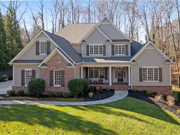 221 Oakwood Dr, Cumming, GA 30040