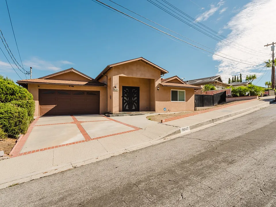 9047 Riderwood Dr