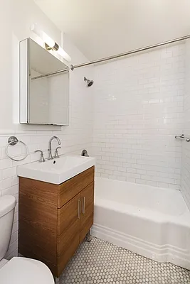 Rented by Bold New York | media 8