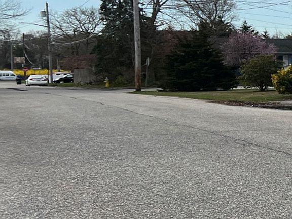 4th image of 74 Coates Ave N