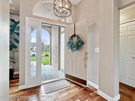 3rd image of 5038 Prestonwood Ln