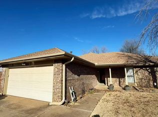 1108 Countrywood Ln, Edmond, OK 73012