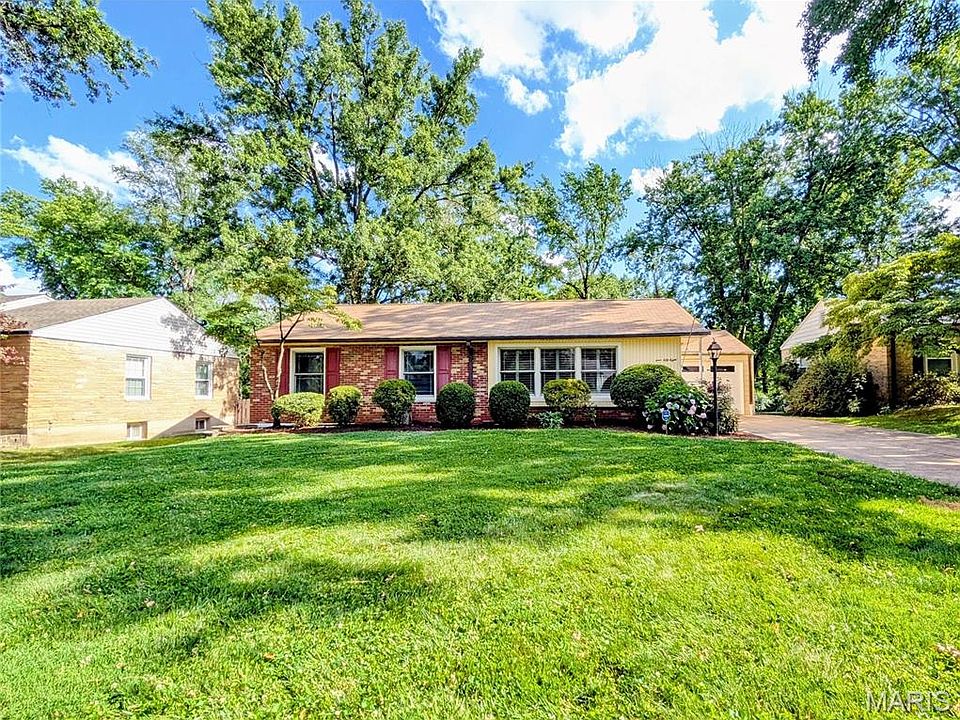 1st image of 458 Woodlawn Estates Dr
