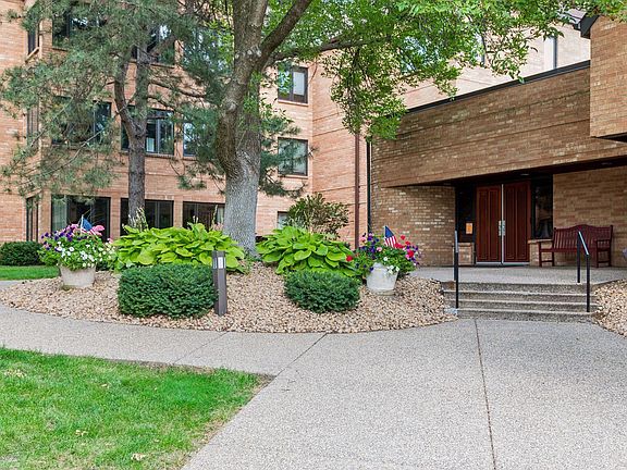 3rd image of 1830 Eagle Ridge Dr APT 2003