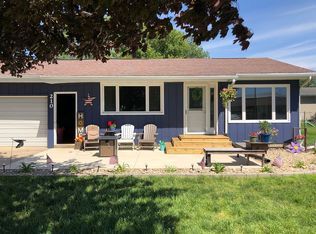 210 S Western Ave, New Hampton, IA 50659