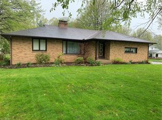 2968 Bishop Rd, Willoughby Hills, OH 44092