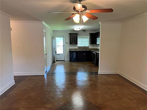 3rd image of 610 Garyville Northern St