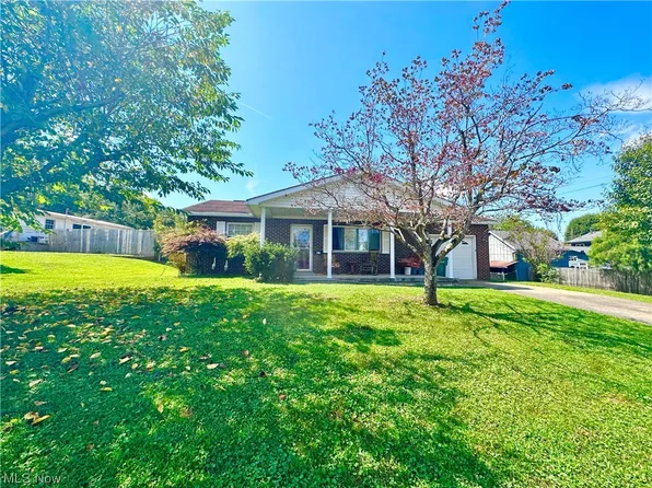621 Pearl St, Belmont, WV 26134