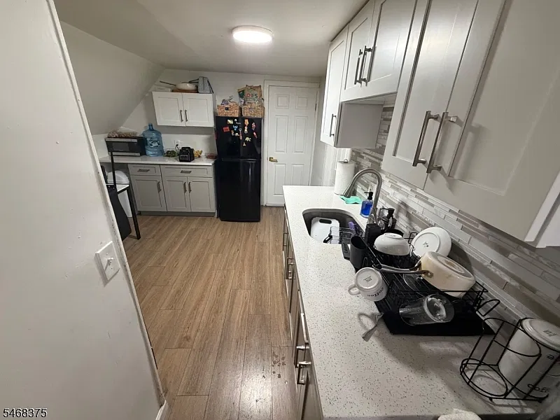 2 bed, 1.0 bath, $1,950 — Photo 4