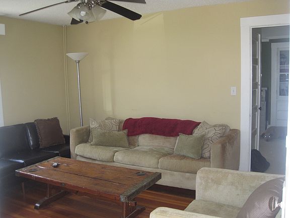 2nd image of 32 Essex St
