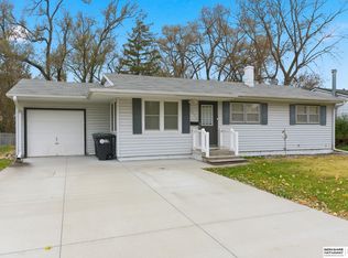 1428 Maenner Dr, Omaha, NE 68114