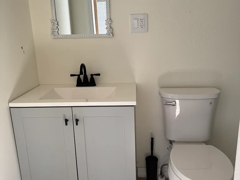 2561 SE Victory Ave #B — Photo 7