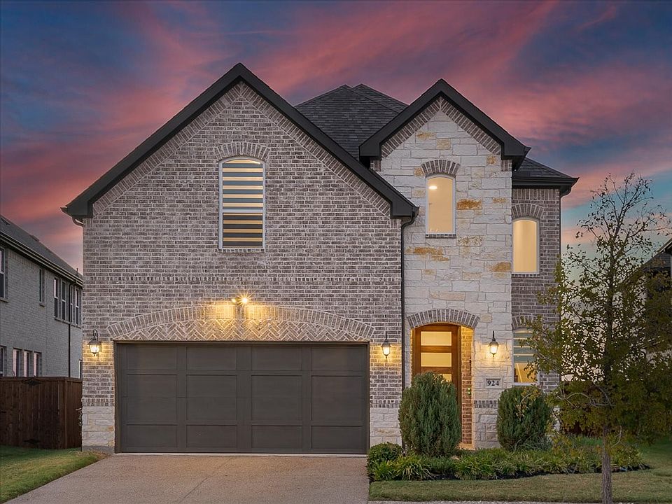 1st image of 924 Lady Tessala Ave