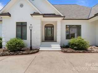 19009 Peninsula Club Dr, Cornelius, NC 28031
