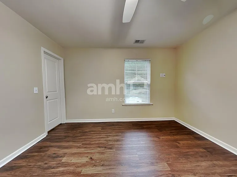 498 Stonebridge Cir — Photo 19